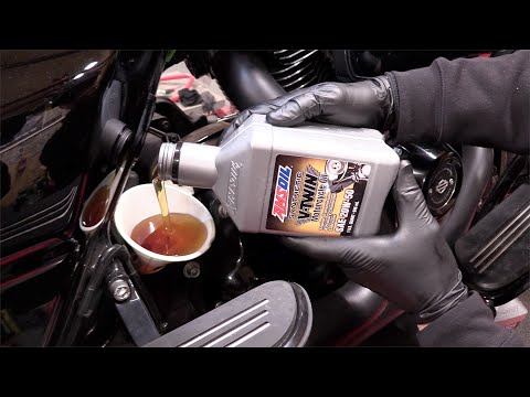 Engine Oil and Filter Change: Harley Davidson Milwaukee Eight,